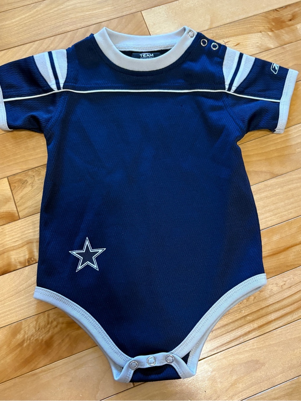 Baby Dallas Cowboys Jersey Bodysuit NFL Reebok Team Apparel Football Size 18m